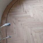 visgraat eiken houten vloer gelegd door De Oude Plank. Experts is vloeren met karakter